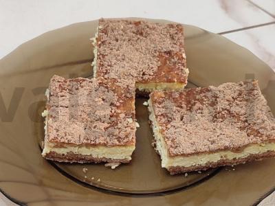 Šokoladinė karališka vatrushka pagrindine nuotrauka