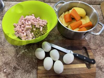 Klasikinis „Žiemos“ salotas Žingsnis 1