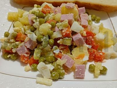 Klasikinis „Žiemos“ salotas pagrindine nuotrauka