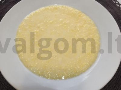 Kukurūzų košė su pienu pagrindine nuotrauka