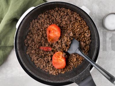 Bulvių ir lęšių troškinys su faršu Žingsnis 4