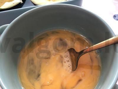 Avokadas su kiaušiniu ir krevetėmis pusryčiams Žingsnis 4