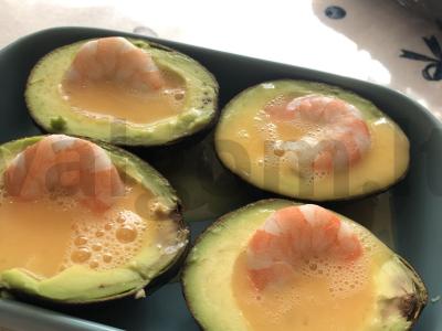 Avokadas su kiaušiniu ir krevetėmis pusryčiams Žingsnis 6