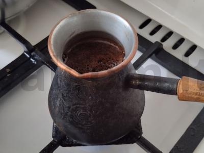 Juodas kava su zefyrais Žingsnis 1