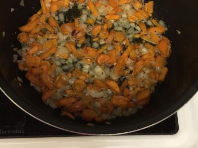 Troškinti cukinijos su provanso žolelėmis, majonezu ir be glitimo prieskoniu Žingsnis 2