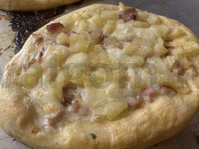 Ananasų pica „Dvynukai“ pagrindine nuotrauka