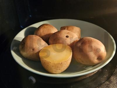 Kiaulienos šonkauliai su bulvėmis, kepti orkaitėje Žingsnis 4