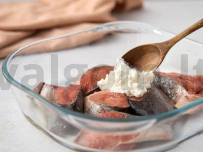 Lašišų steikai su pesto padažu Žingsnis 2