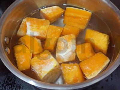 Moliūgų tyrė su apelsinų žievele Žingsnis 1