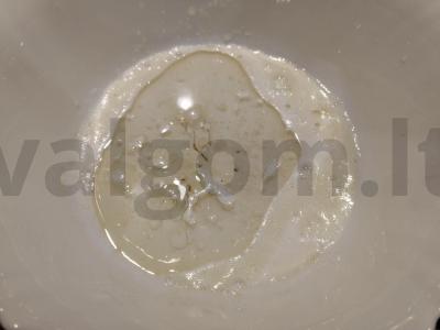 Obuolių keksiukai su augaliniu aliejumi Žingsnis 3