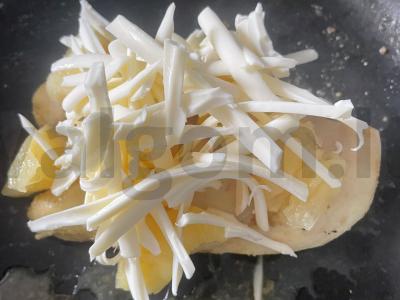 Vištiena po lydytu sūriu ir ananasu keptuvėje Žingsnis 4