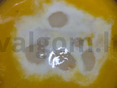 Sriuba su rūkytomis vištienos kojelėmis Žingsnis 6