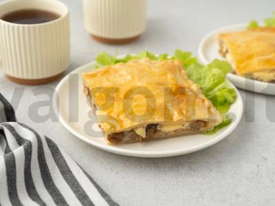 Pyragas su voveraitėmis pagrindine nuotrauka