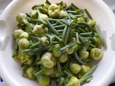 Česnakinė padažas iš česnako stiebų Žingsnis 2