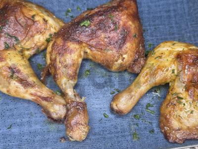 Kepti vištienos šlaunelės gruziniškai pagrindine nuotrauka