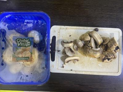 Risotto su pievagrybiais grietinėlės padaže Žingsnis 1