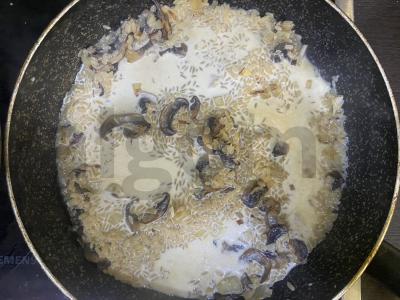 Risotto su pievagrybiais grietinėlės padaže Žingsnis 5
