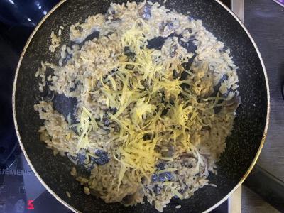 Risotto su pievagrybiais grietinėlės padaže Žingsnis 6