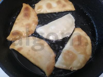 Čeburekai ant virinto tešlos „Sultingi“ Žingsnis 10