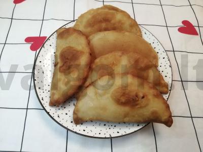 Čeburekai ant virinto tešlos „Sultingi“ pagrindine nuotrauka