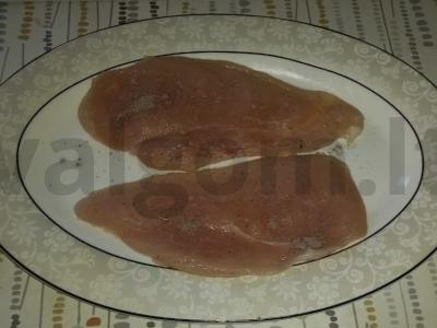 Vištienos filė svogūnų apvalkale po sūrio plutele Žingsnis 2