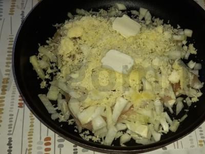 Vištienos filė svogūnų apvalkale po sūrio plutele Žingsnis 8