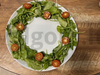 Salotas su rukola ir persimonu „Kalėdų vainikas“ Žingsnis 3