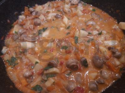 Daržovių troškinys su grybais Žingsnis 16