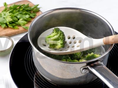 Brokolio ir kinoos kotletai su sūriu Žingsnis 2