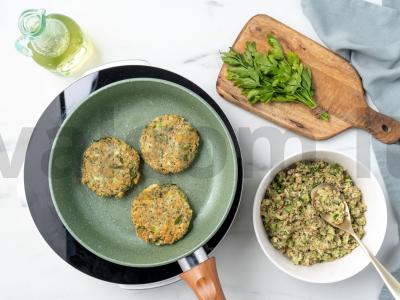 Brokolio ir kinoos kotletai su sūriu Žingsnis 5