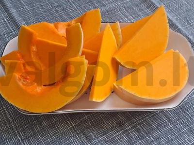 Moliūgų kreminė sriuba su stracciatella ir krevetėmis Žingsnis 1