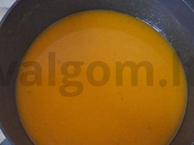 Moliūgų kreminė sriuba su stracciatella ir krevetėmis Žingsnis 6