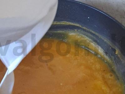 Moliūgų kreminė sriuba su stracciatella ir krevetėmis Žingsnis 8