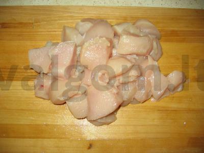 Plovas „Nauda“ su vištiena ir daržovėmis Žingsnis 1