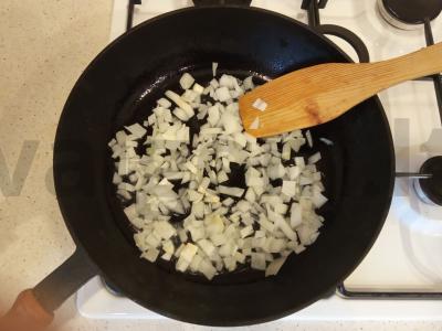 Plovas „Nauda“ su vištiena ir daržovėmis Žingsnis 6