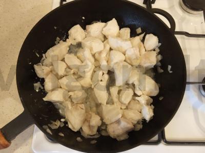 Plovas „Nauda“ su vištiena ir daržovėmis Žingsnis 8