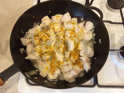 Plovas „Nauda“ su vištiena ir daržovėmis Žingsnis 9