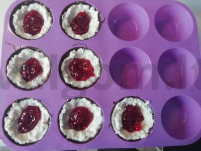 Varškės sūreliai su spanguolėmis Žingsnis 5