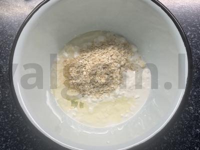 Duona su varškės sūriu ir avižiniais dribsniais Žingsnis 4