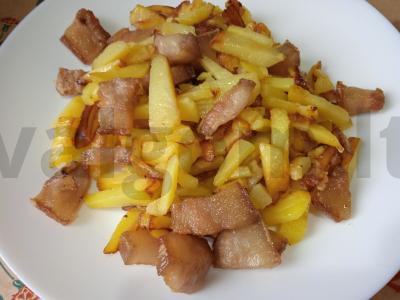 Keptas bulves su kiaulienos skruostais Žingsnis 6