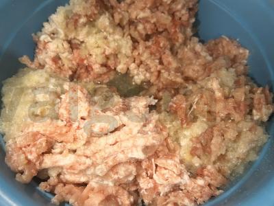 Kotletai „Naminiai“ su žolelėmis Žingsnis 1