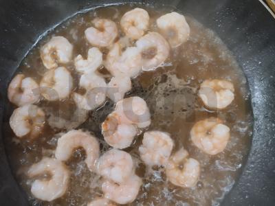 Salotos su chuka, imbieru ir krevetėmis Žingsnis 1