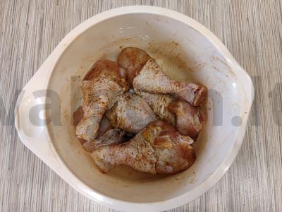 Vištienos blauzdelės su padažu keptuvėje Žingsnis 2