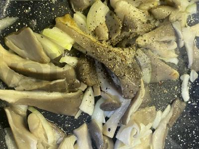 Kepta bulvė su pievagrybiais Žingsnis 4