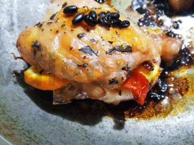 Kvapnus šlaunelis, keptas su apelsinu, paprikomis ir barbaru Žingsnis 3