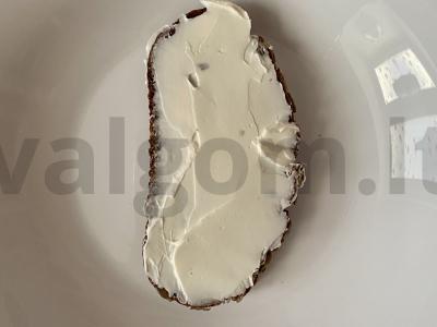 Brusketa su varškės sūriu, keptais pomidorais ir bekonu Žingsnis 3