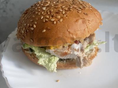 Rūkyta vištienos burgeris „Alaska“ pagrindine nuotrauka