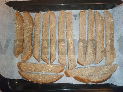 Česnakiniai skrebučiai orkaitėje Žingsnis 3