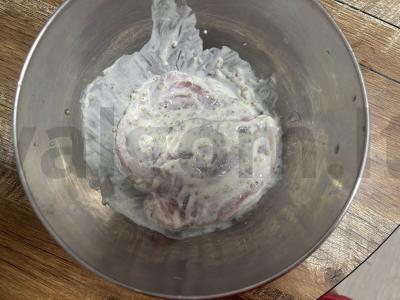 Keptas kiaulienos eskalopas jogurto-garstyčių marinate Žingsnis 2