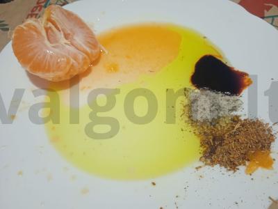 Vištienos sparneliai su mandarinų aromatu, kepti su žiediniais kopūstais ir brokoliais Žingsnis 4